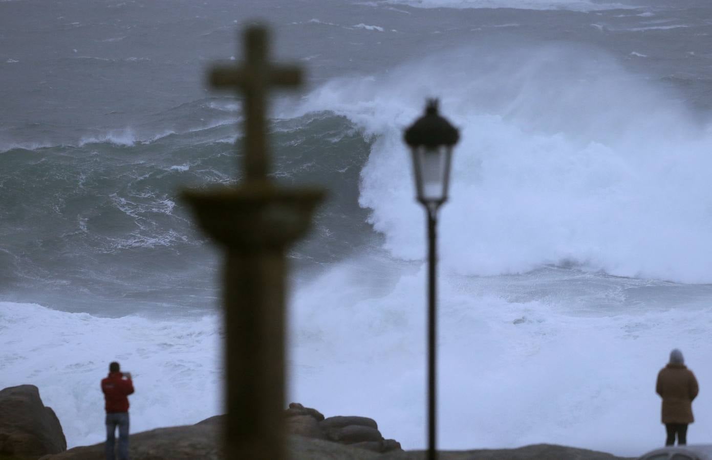 Alerta roja en las costas de A Coruña