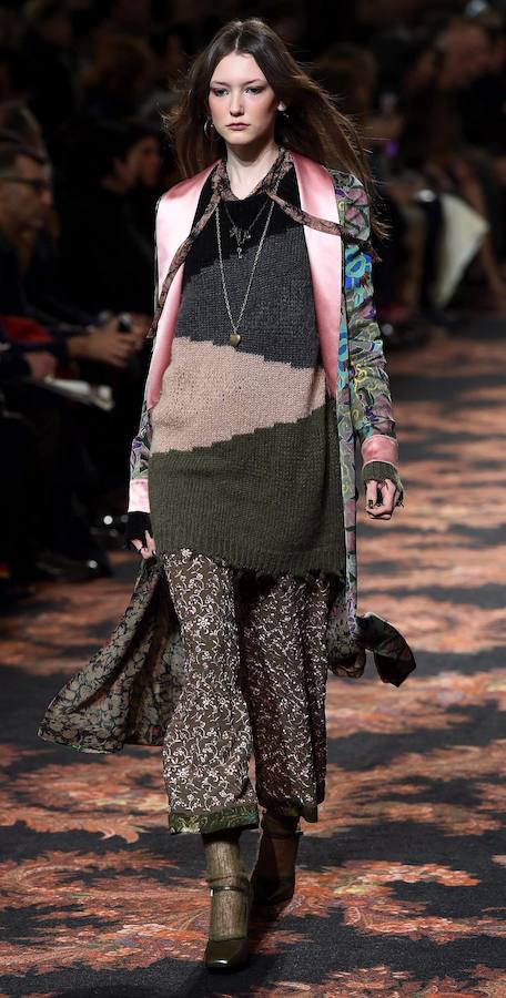 La moda del próximo otoño e invierno se exhibe en Milán