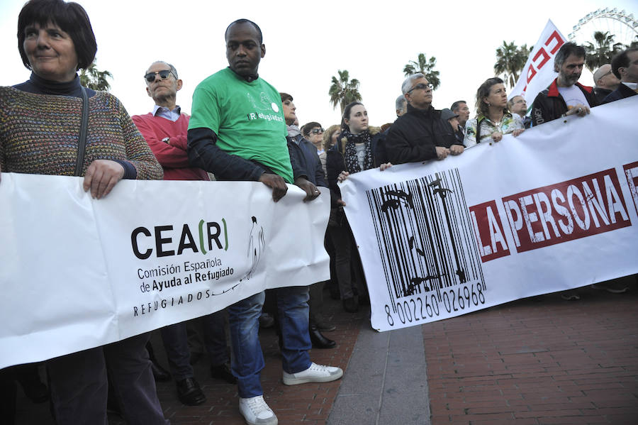 Fotos de la concentración en Málaga a favor de los refugiados