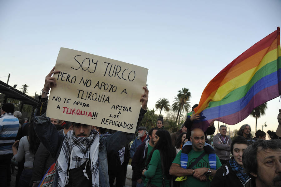 Fotos de la concentración en Málaga a favor de los refugiados