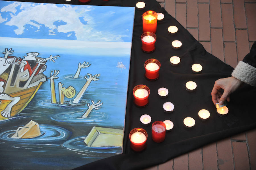 Fotos de la concentración en Málaga a favor de los refugiados