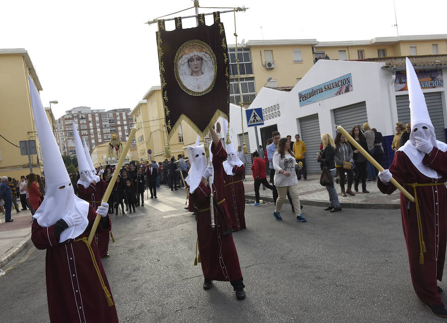 Fotos de los traslados y procesiones del Viernes de Dolores 2016 (I)