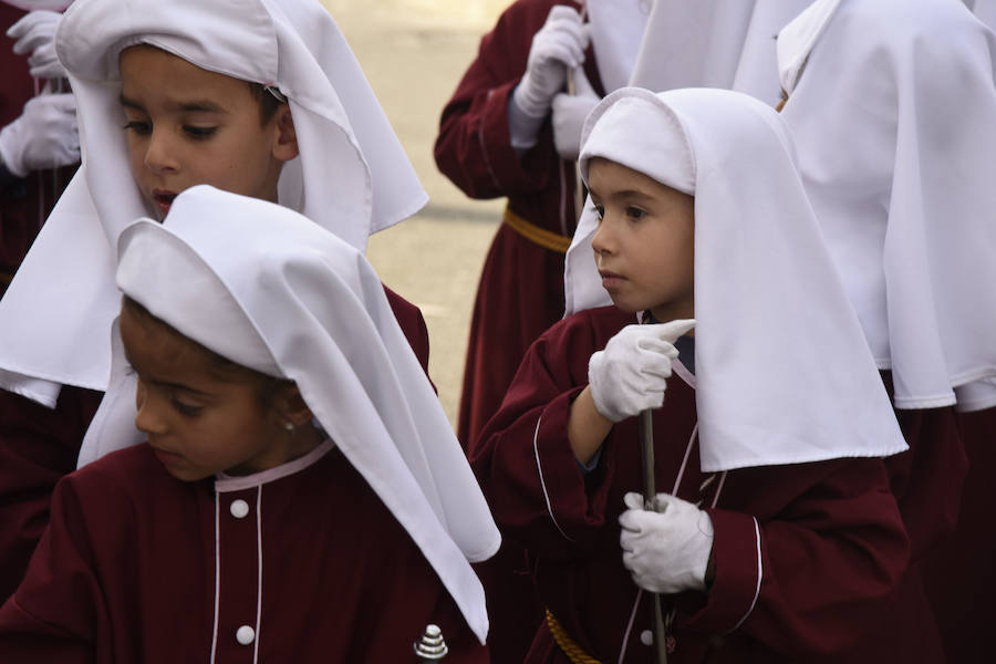 Fotos de los traslados y procesiones del Viernes de Dolores (II)