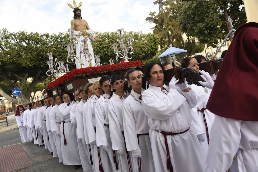 Fotos de los traslados y procesiones del Viernes de Dolores (II)