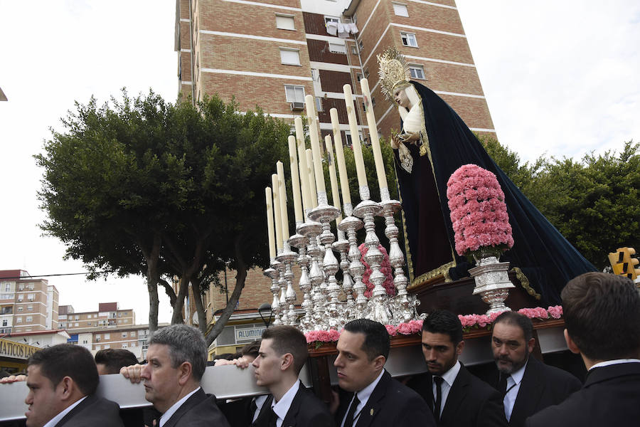 Fotos de los traslados y procesiones del Viernes de Dolores (II)