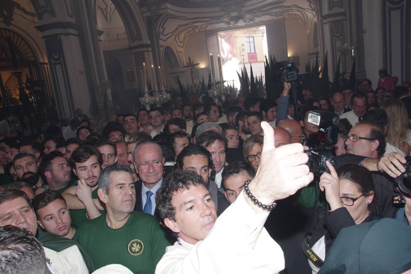 Salida procesional de la Virgen de Lágrimas y Favores el Domingo de Ramos