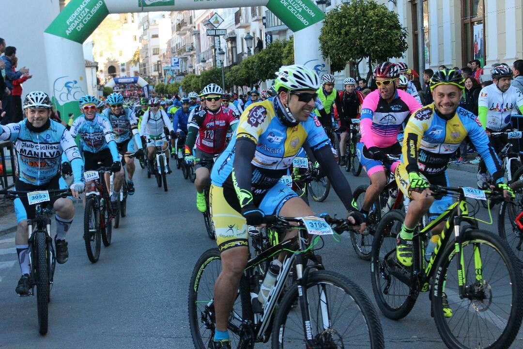 Ronda celebra el XII HOLE, una carrera que homenajea la labor del Tercio en la organización de los 101 kilómetros en mayo