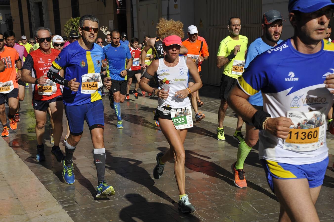 Miles de corredores participan en la Media Maratón de Málaga