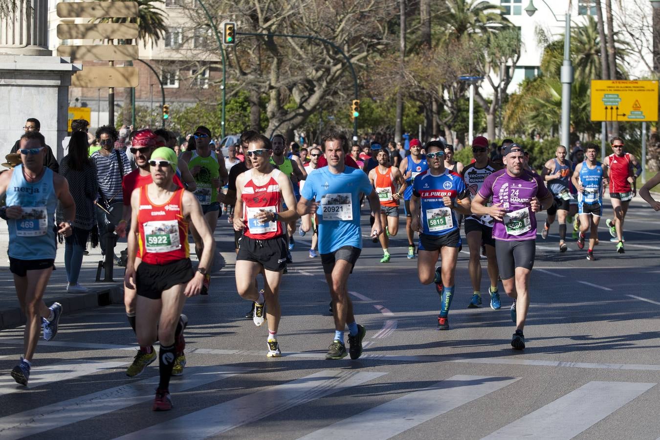 Más de 7.000 corredores participan en la Media Maratón de Málaga