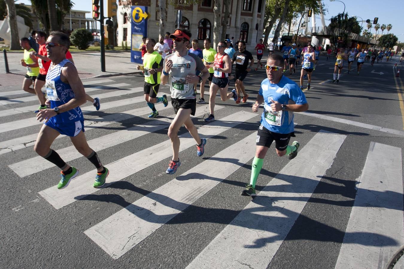 Más de 7.000 corredores participan en la Media Maratón de Málaga