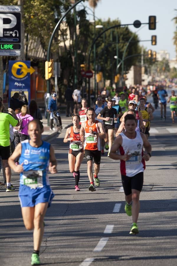 Más de 7.000 corredores participan en la Media Maratón de Málaga