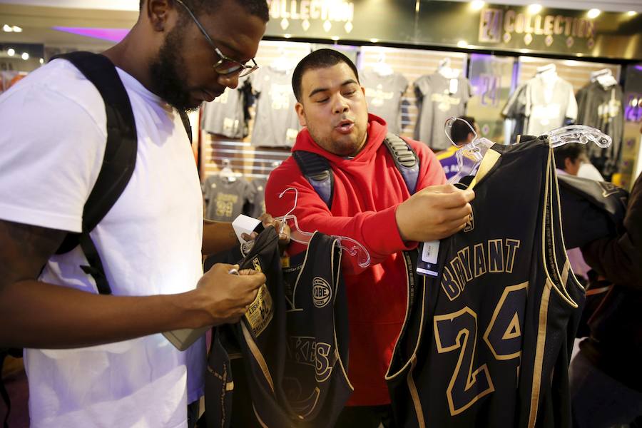 A la caza de los souvenirs de Kobe Bryant antes de su adiós