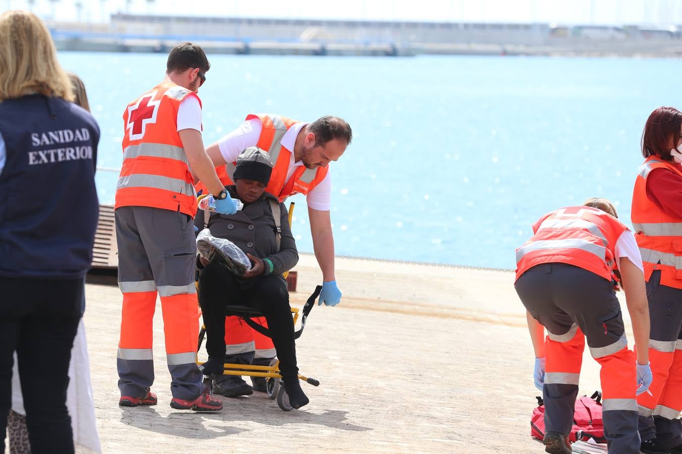 Rescatan una patera con 53 inmigrantes subsaharianos en Málaga