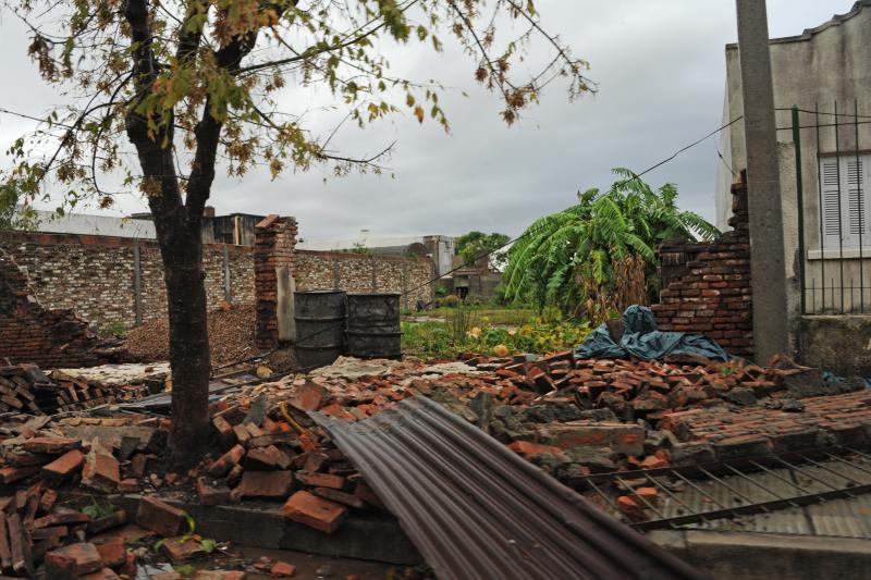 Un tornado siembra el caos en Uruguay