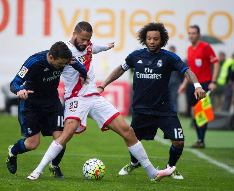 El partido entre el Rayo y el Real Madrid, en imágenes