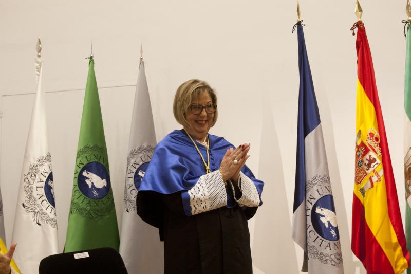 Adelaida de la Calle recibe la Medalla de Oro de la UMA