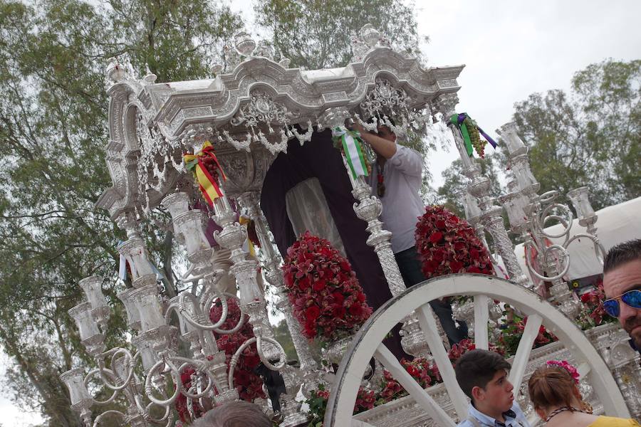 Los romeros malagueños se preparan para ir al Rocío, en fotos