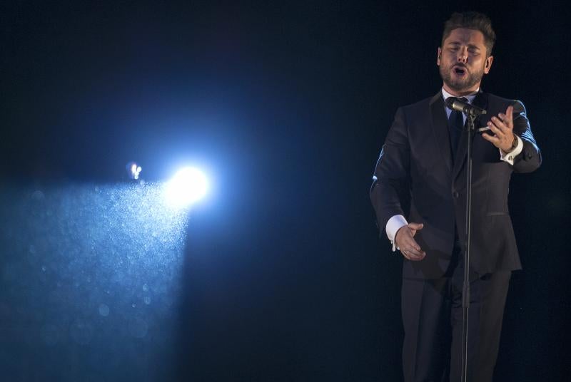 Miguel Poveda emociona al Teatro Cervantes