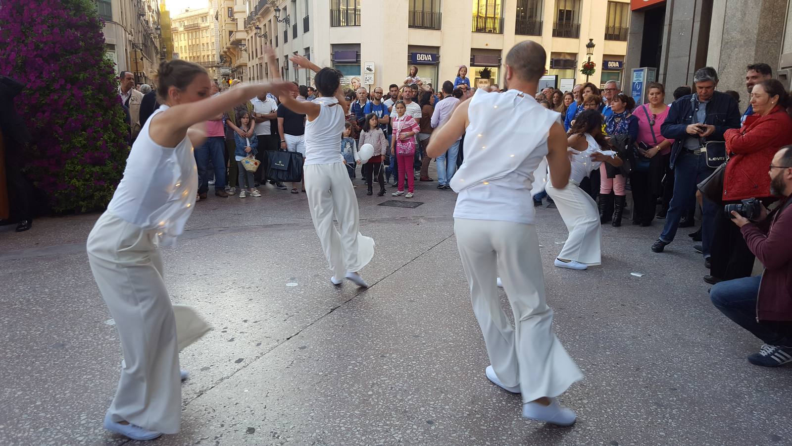 Noche en Blanco de colas y estrellas en Málaga