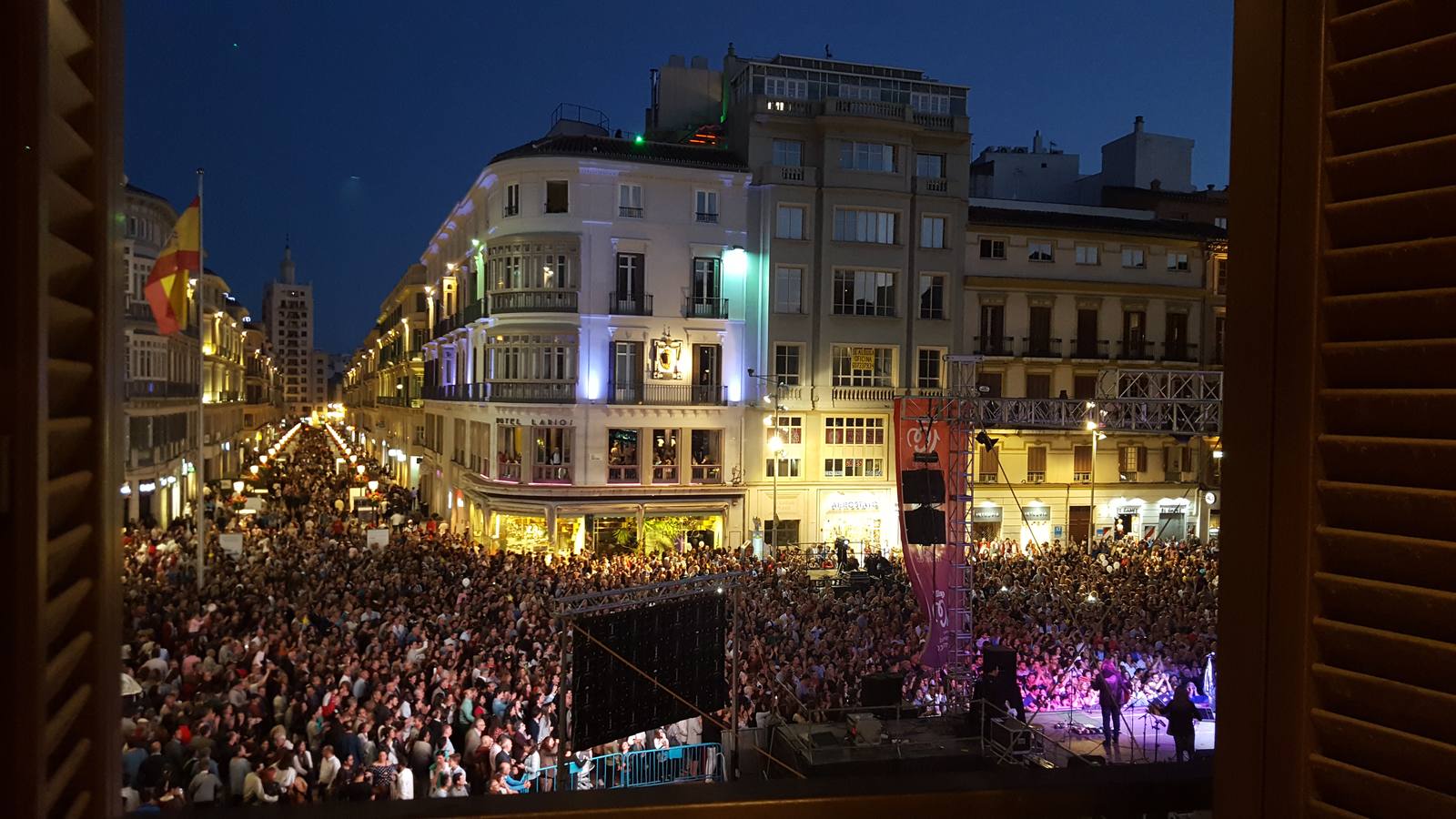 Noche en Blanco de colas y estrellas en Málaga