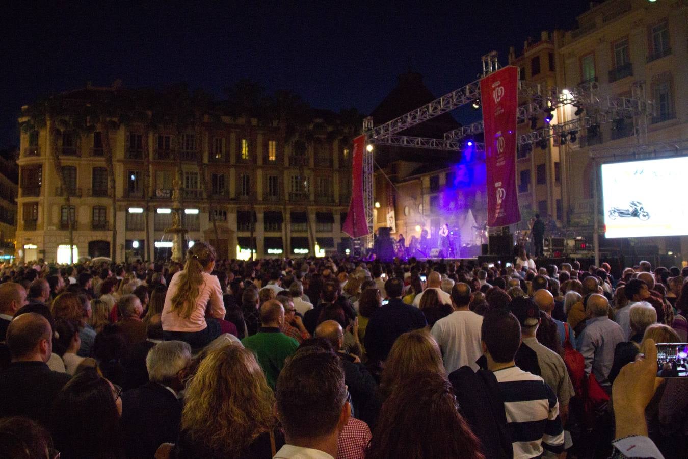 Música, arte y tricicoches en la Noche en Blanco