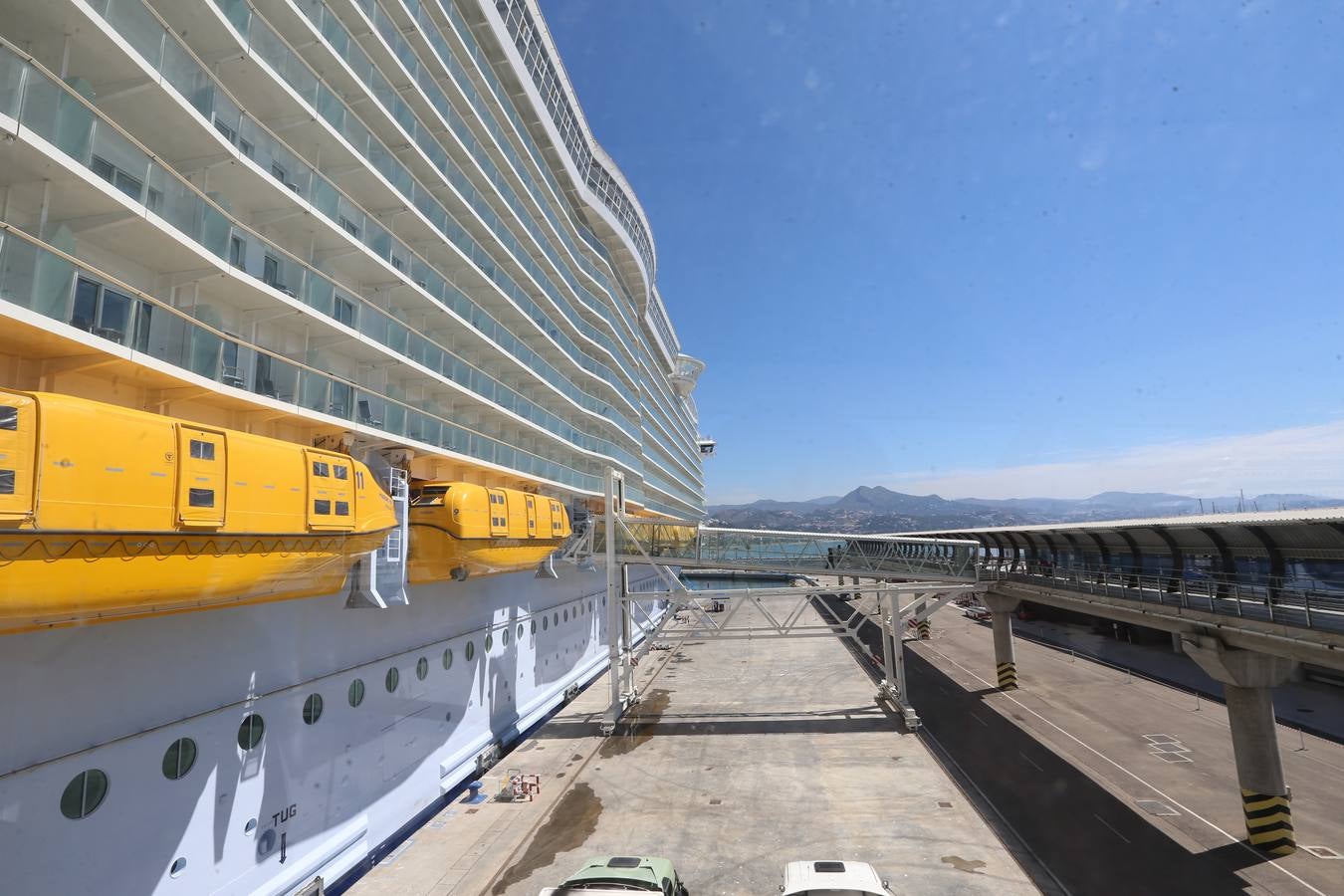 Fotos del &#039;Harmony of the Seas&#039;, el mayor crucero del mundo, en el puerto de Málaga