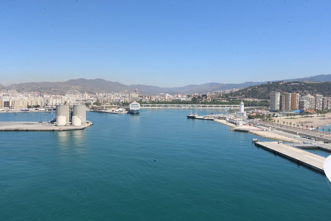 El &#039;Harmony of the seas&#039; visita el puerto de Málaga