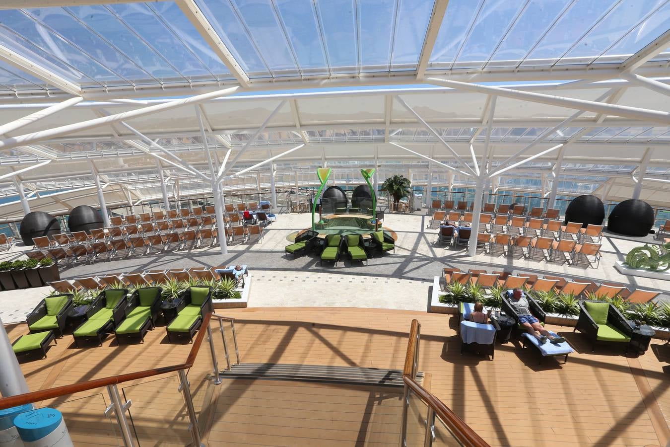 El &#039;Harmony of the seas&#039; visita el puerto de Málaga