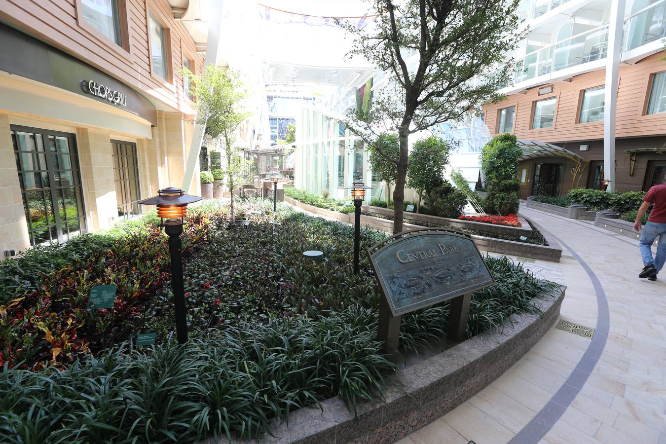 El &#039;Harmony of the seas&#039; visita el puerto de Málaga