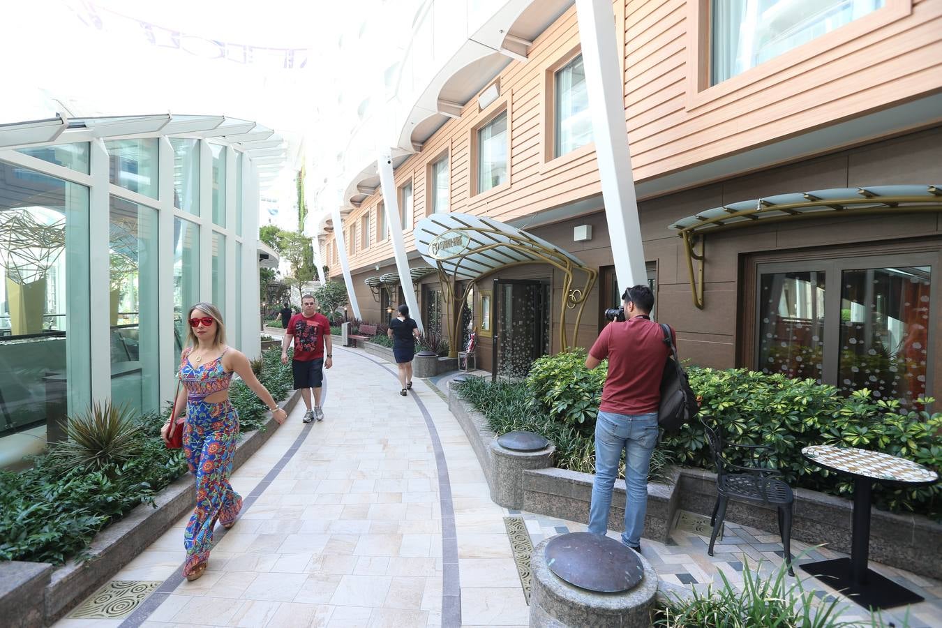 El &#039;Harmony of the seas&#039; visita el puerto de Málaga