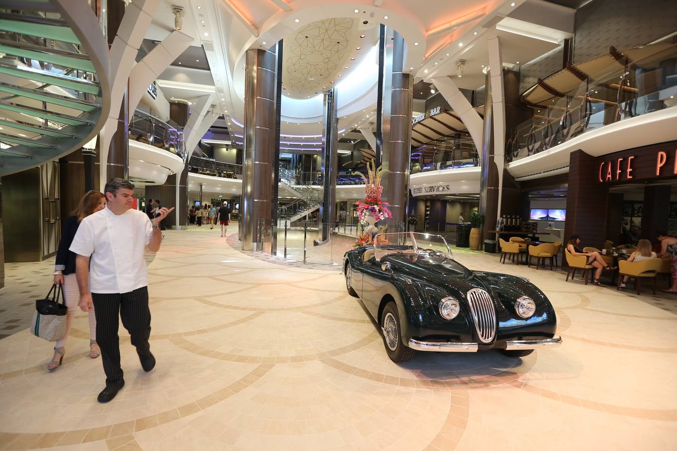 El &#039;Harmony of the seas&#039; visita el puerto de Málaga