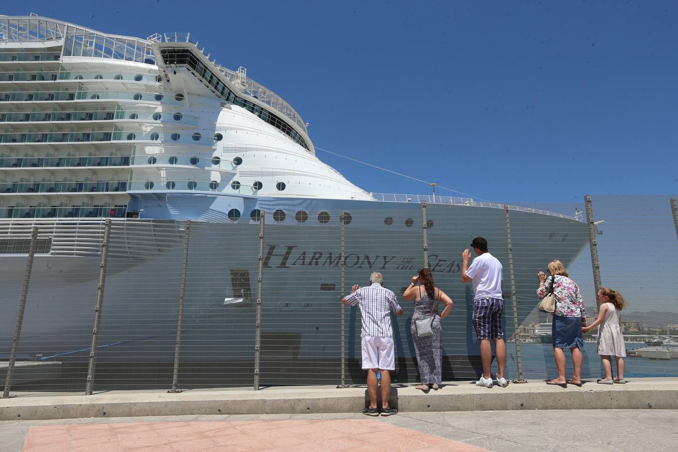 El &#039;Harmony of the seas&#039; visita el puerto de Málaga