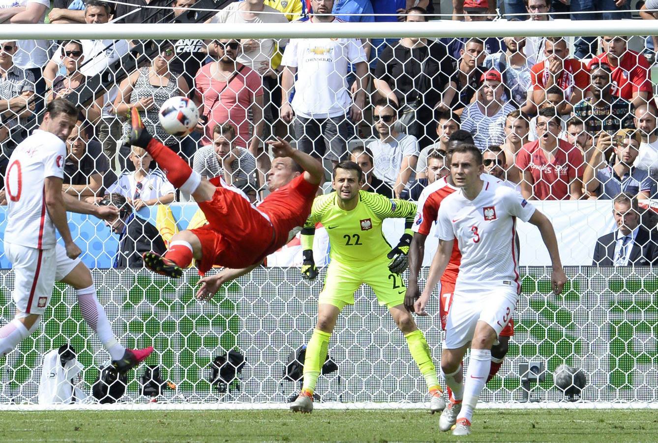 El suizo Shaqiri marcó el mejor gol del campeonato.