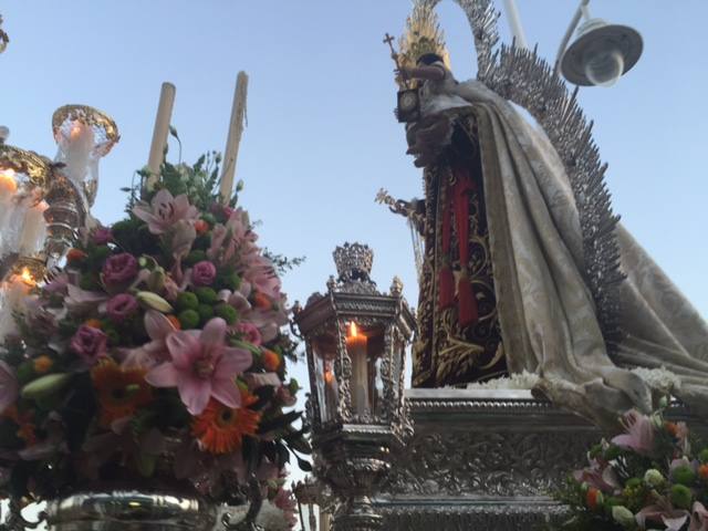 La Virgen del Carmen procesiona por las calles de El Palo