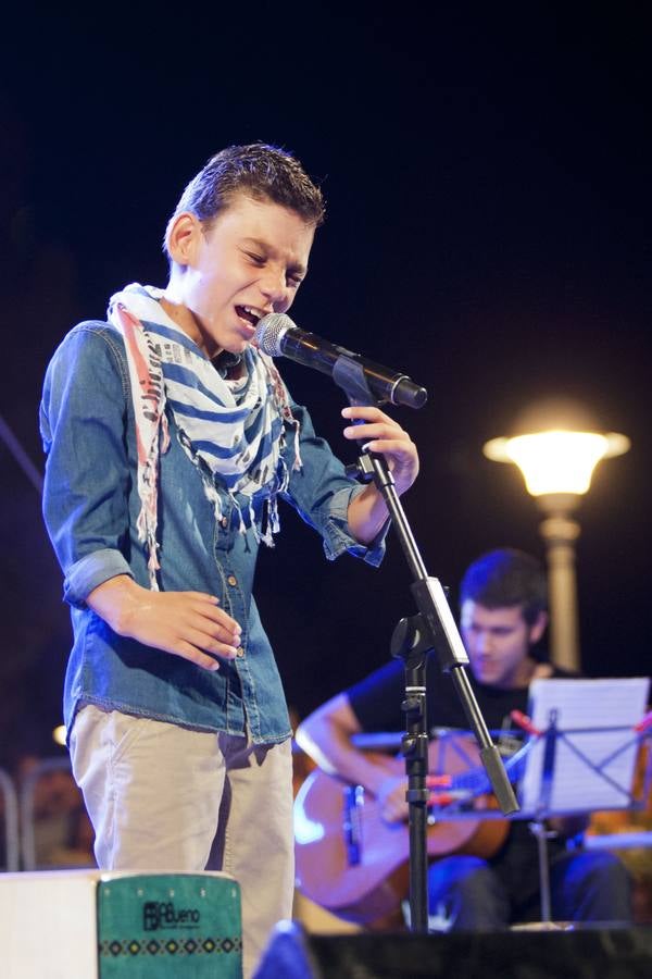 El pequeño Adrián Martín, en concierto en Torre del Mar