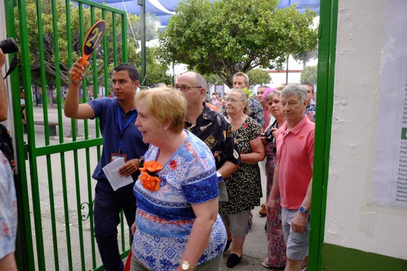 El Real de la Feria se anima y recibe una visita inesperada