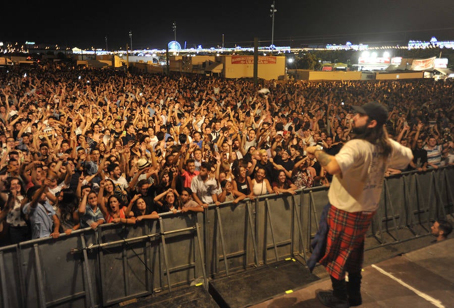 &#039;Les Castizos&#039; desatan la locura en el real