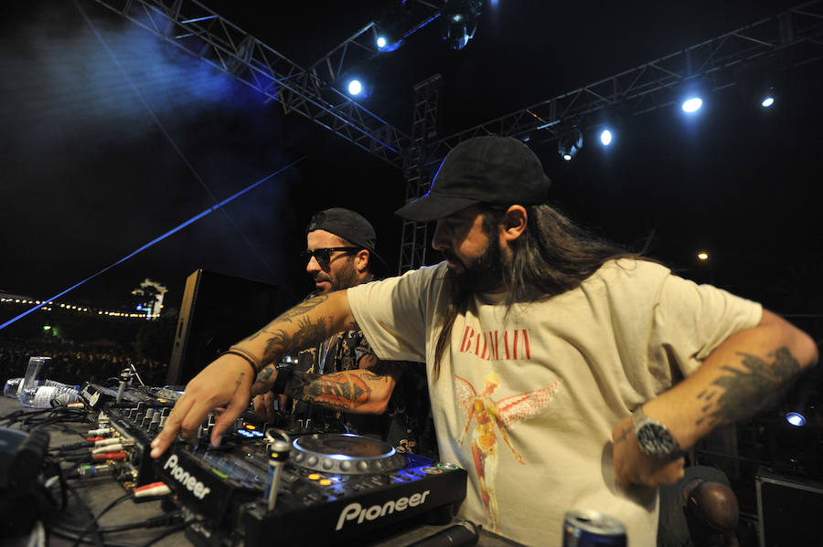 &#039;Les Castizos&#039; desatan la locura en el real