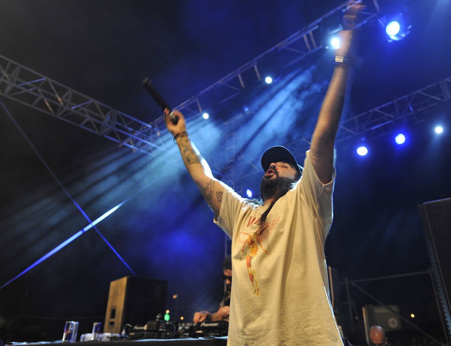 &#039;Les Castizos&#039; desatan la locura en el real