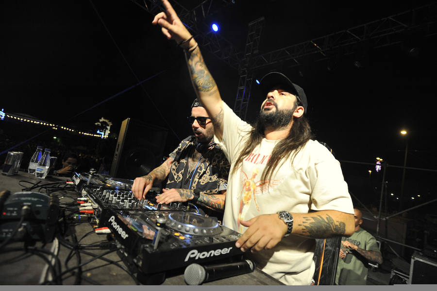 &#039;Les Castizos&#039; desatan la locura en el real