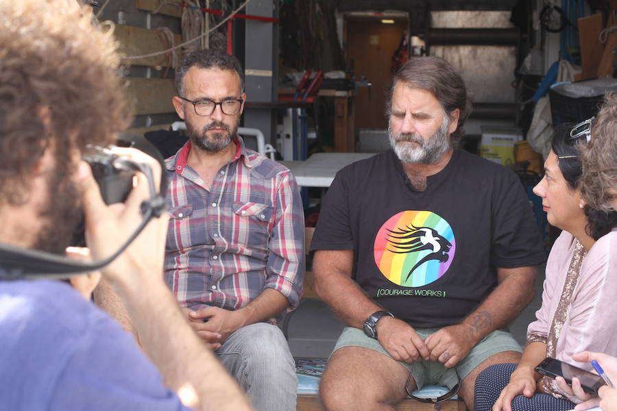 El &#039;Rainbow Warrior&#039;, en imágenes