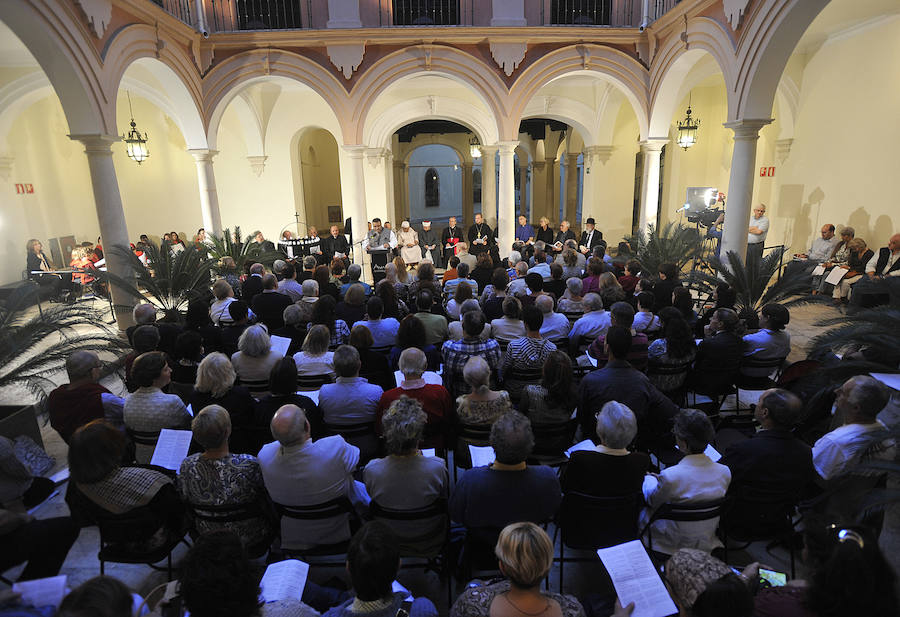 La oración ecuménica en Málaga por la paz, en imágenes