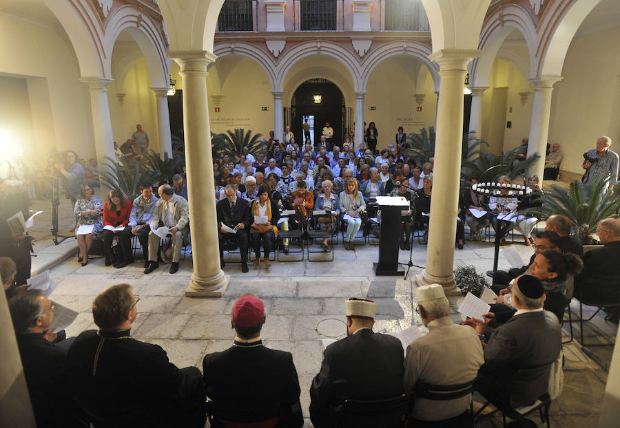 La oración ecuménica en Málaga por la paz, en imágenes