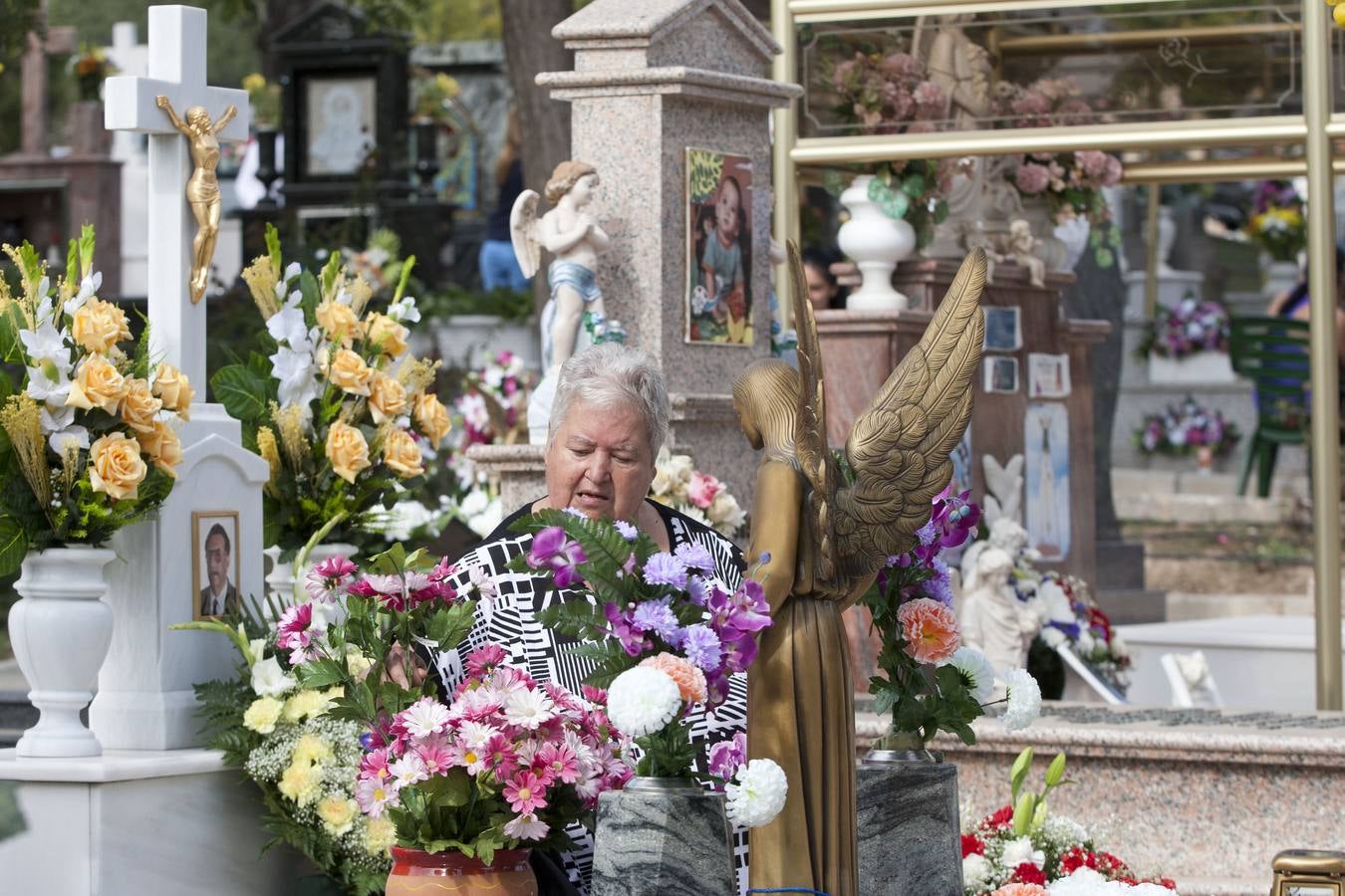 Málaga honra a sus difuntos en el Día de todos los Santos