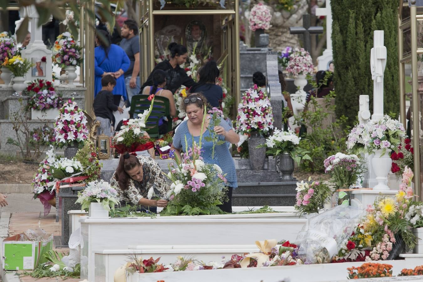 Málaga honra a sus difuntos en el Día de todos los Santos