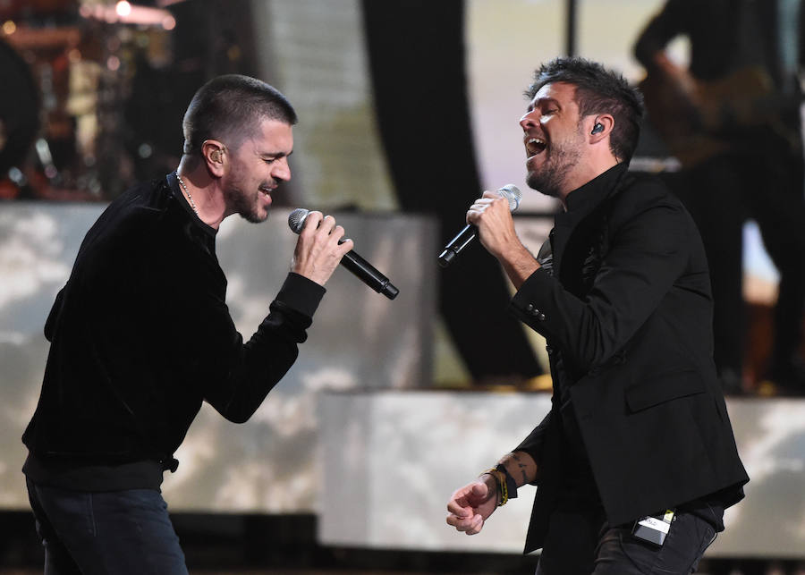 Fotos de Pablo López y Adrián Martín en los Grammy Latino