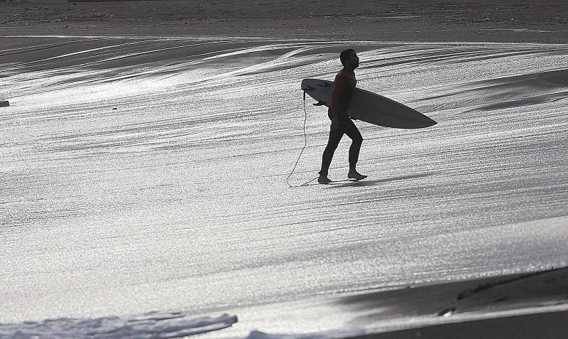 En fotos, la alerta amarilla en las playas