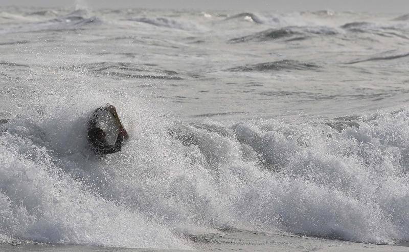 En fotos, la alerta amarilla en las playas