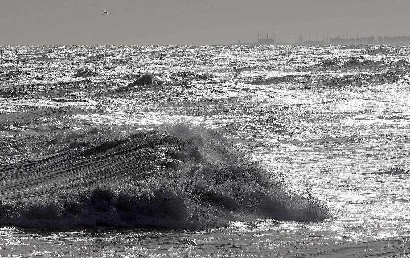 En fotos, la alerta amarilla en las playas