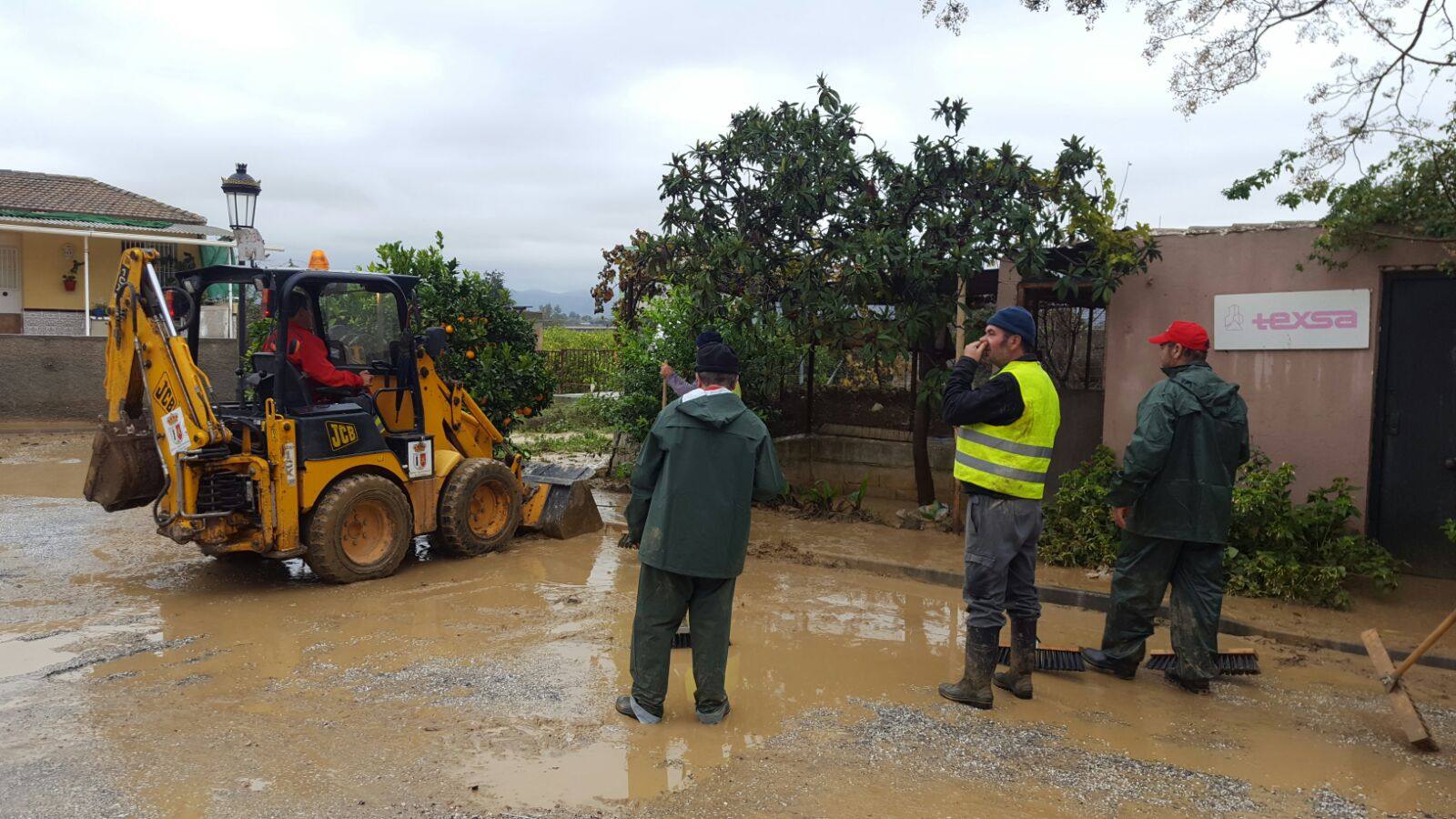 Tareas de limpieza en Doña Ana tras las inundaciones